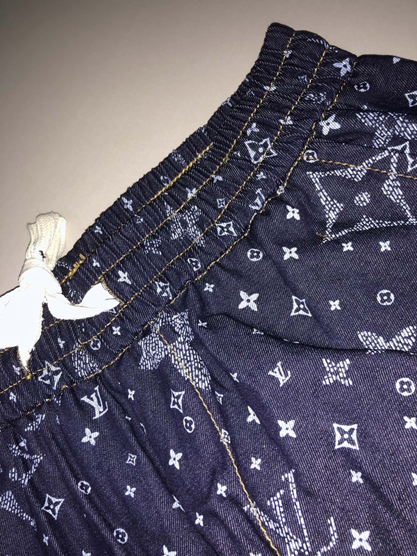 ブランドハーフパンツ側面デザイン